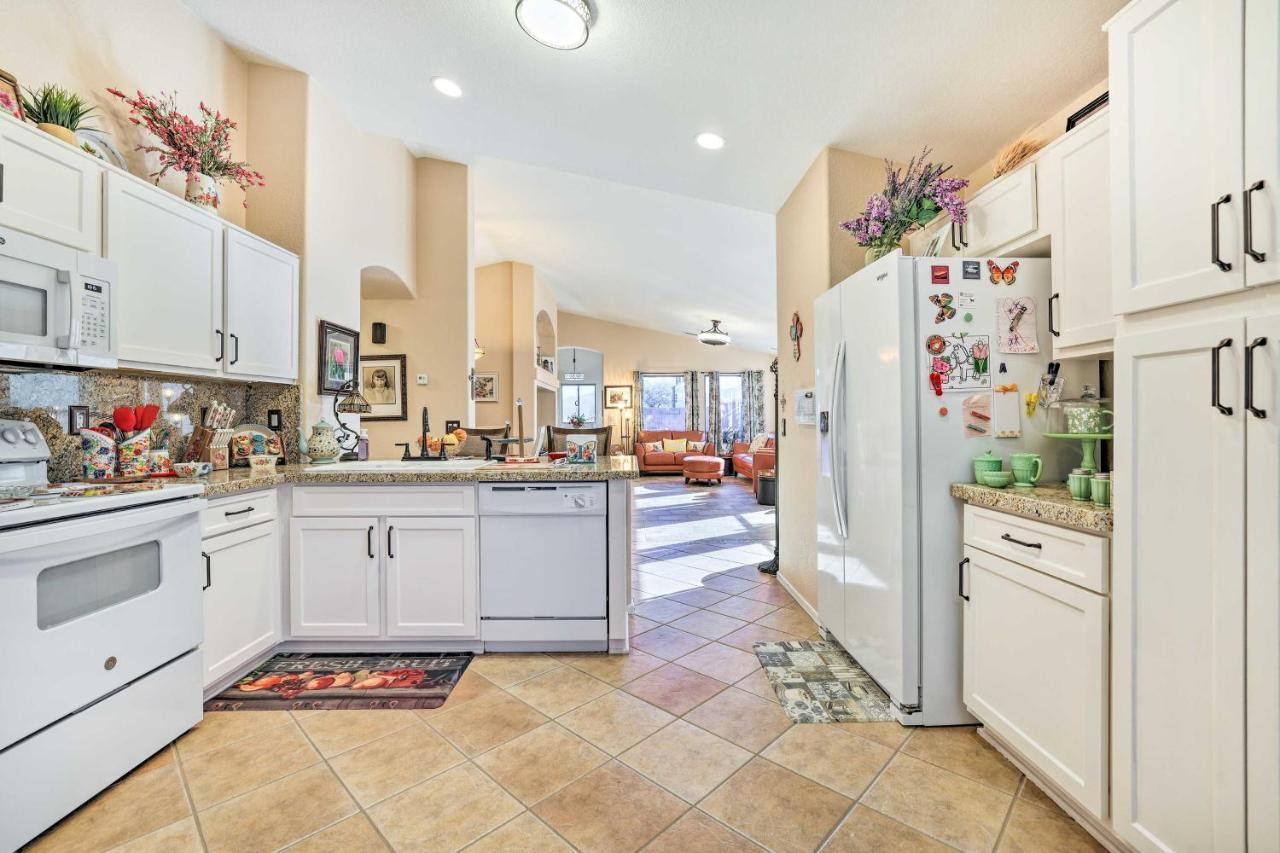 Goodyear Vacation Rental With Pool, Close To Hikes! Liberty Luaran gambar