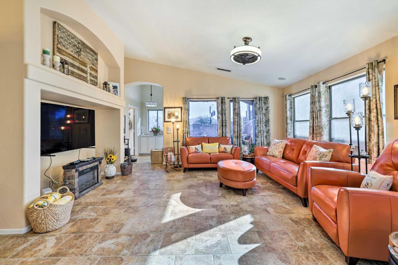 Goodyear Vacation Rental With Pool, Close To Hikes! Liberty Luaran gambar