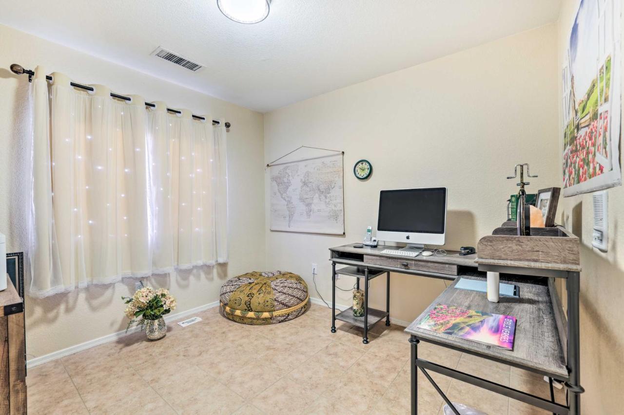 Goodyear Vacation Rental With Pool, Close To Hikes! Liberty Luaran gambar
