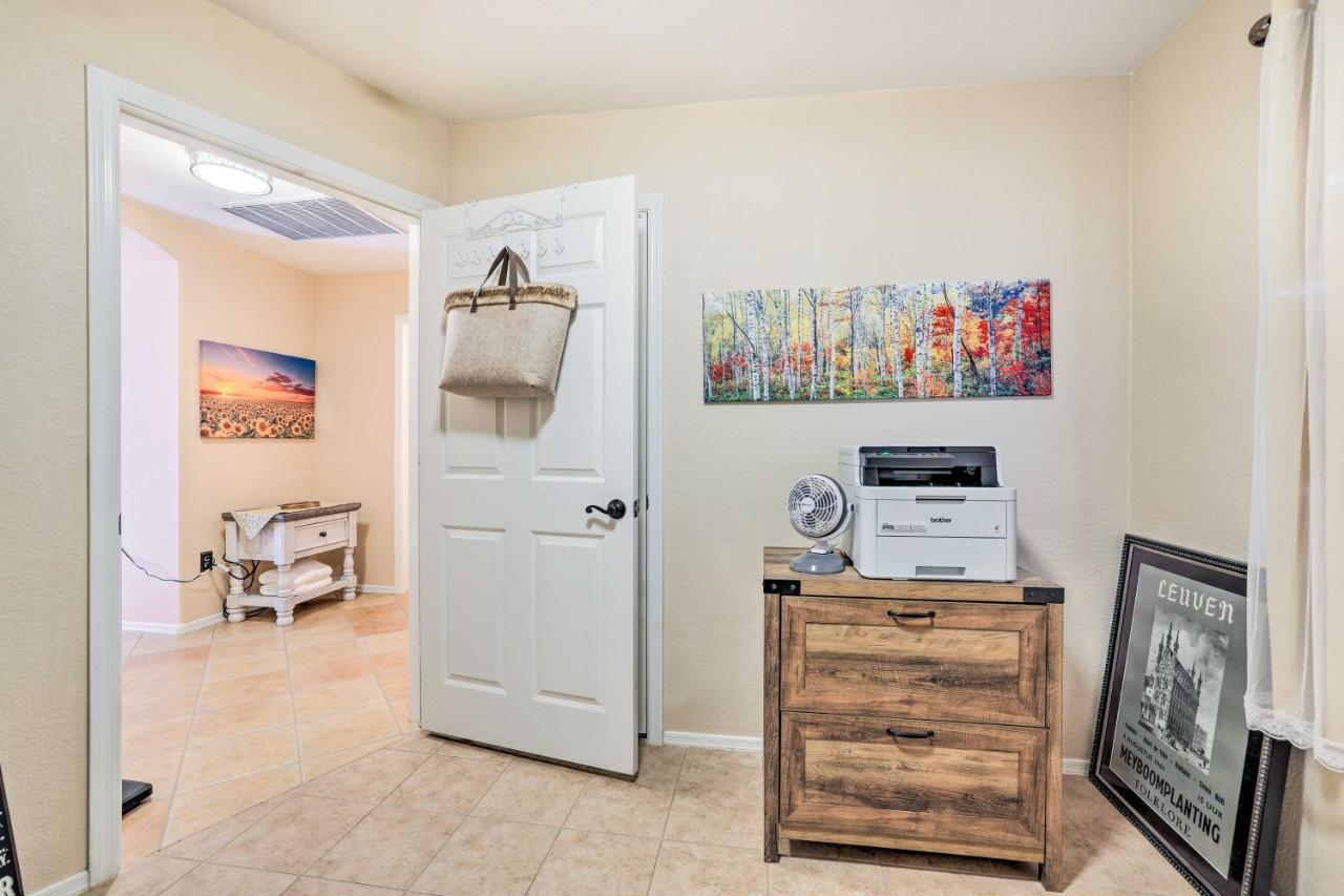 Goodyear Vacation Rental With Pool, Close To Hikes! Liberty Luaran gambar